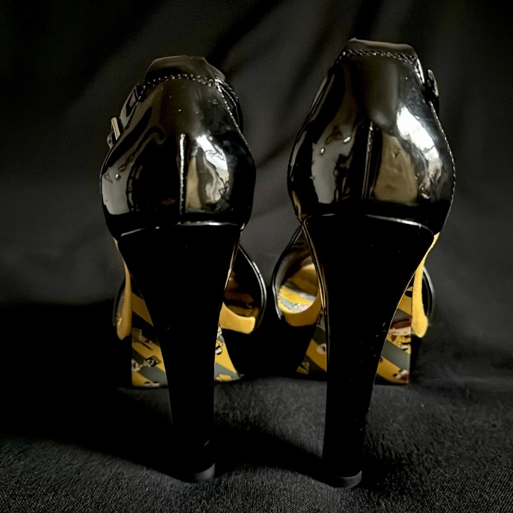 HARAJUKU❤️ LOVERS Jamaica Carnival Theme Heels - Picture 8 of 9